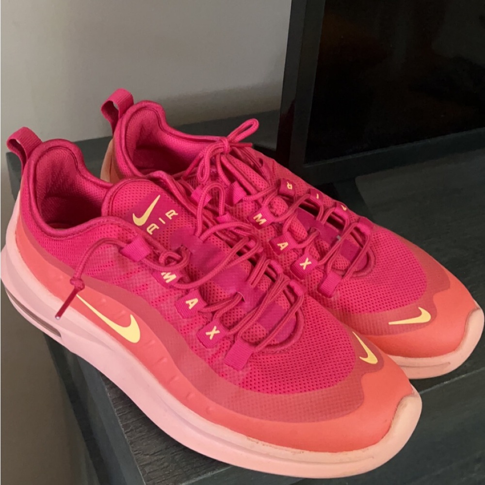 Womens shoes